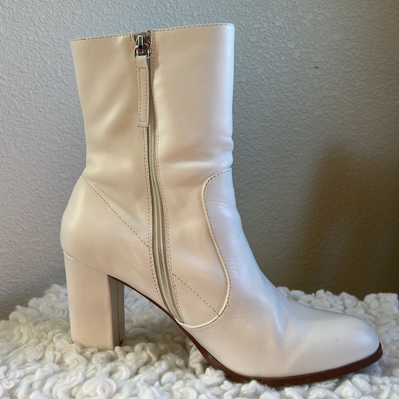 Chinese Laundry White leather block heel booties - Picture 4 of 12